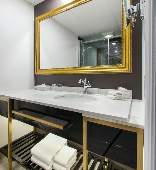 اتاق استاندارد, Clarendon