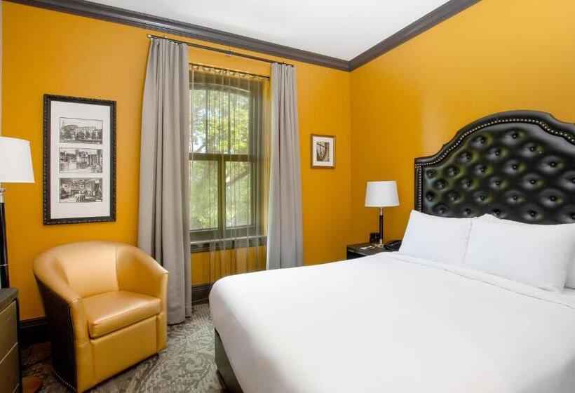 اتاق استاندارد, Clarendon