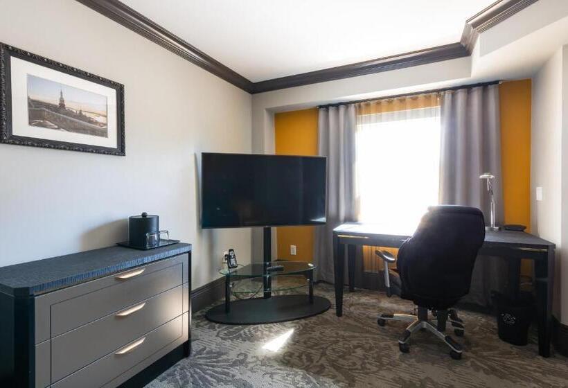 اتاق اجرایی, Clarendon