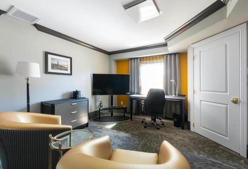 اتاق اجرایی, Clarendon