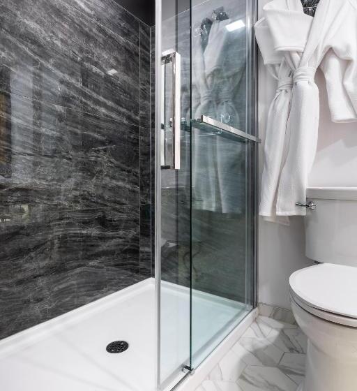 اتاق سوپریور, Clarendon