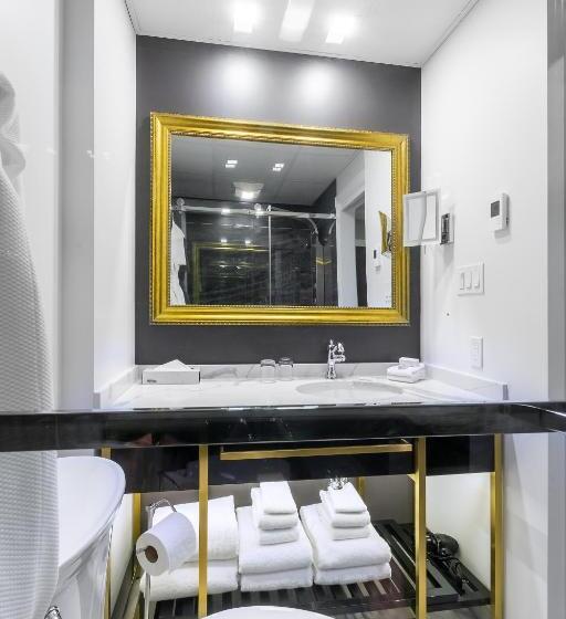 اتاق سوپریور, Clarendon