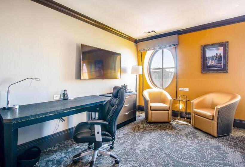 اتاق سوپریور, Clarendon