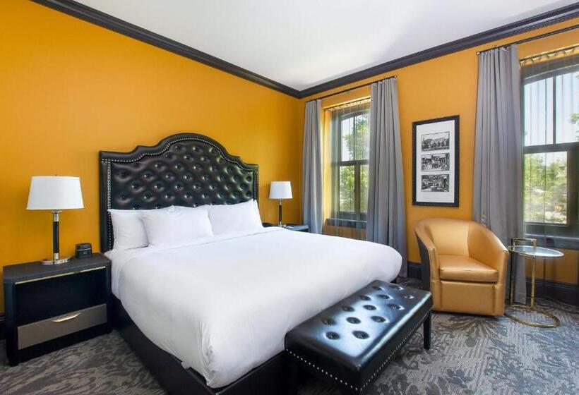 اتاق استاندارد, Clarendon