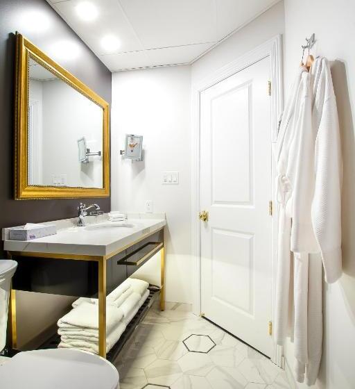 اتاق استاندارد, Clarendon