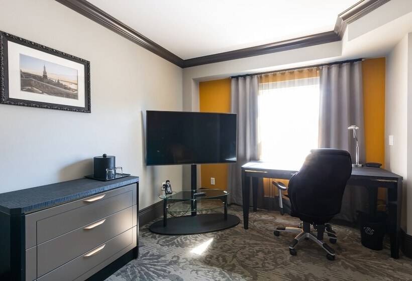 اتاق اجرایی, Clarendon