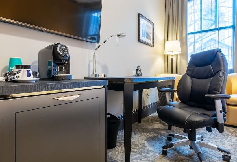 اتاق سوپریور, Clarendon