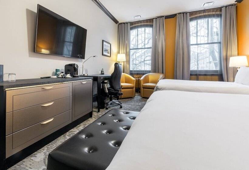 اتاق سوپریور, Clarendon