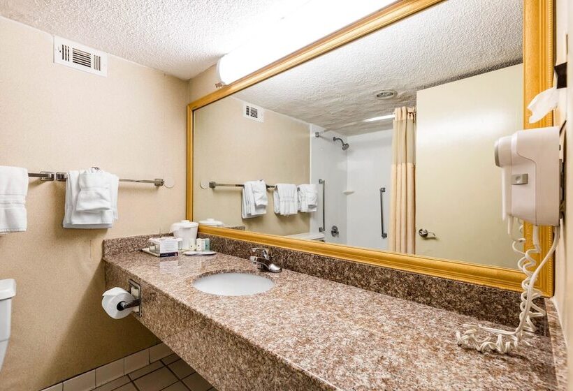 Quarto Estandar 2 Camas Casal, Travelodge By Wyndham Williamsburg I 64