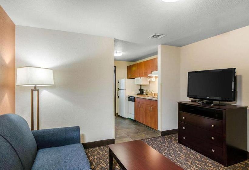 מיטת קינג בסוויטה, Comfort Inn & Suites Ashland