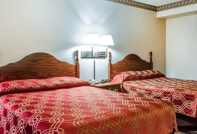 Номер Стандарт 2 Двуспальные Кровати, Econo Lodge