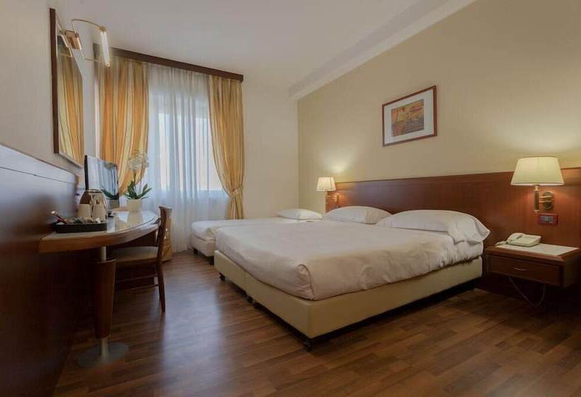 三人经典房间, Europa