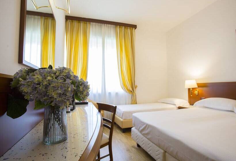 三人经典房间, Europa