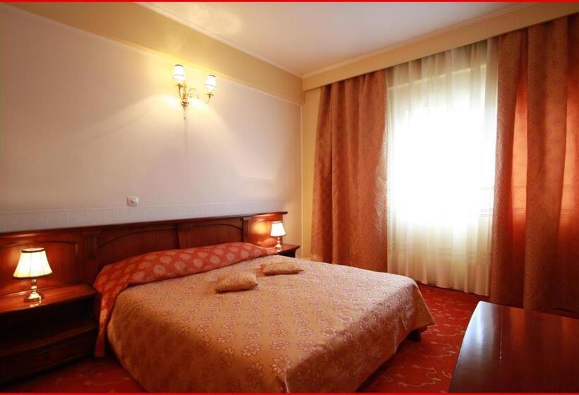 ジュニアスイート, Mara