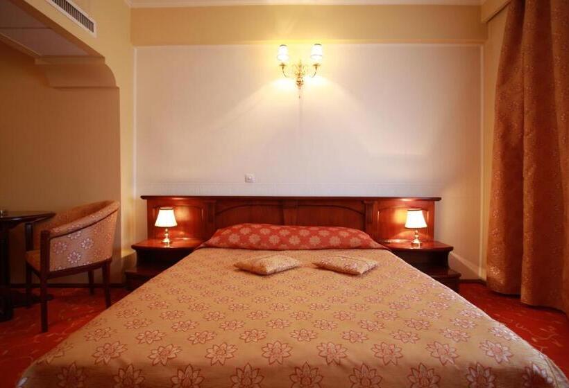 ジュニアスイート, Mara