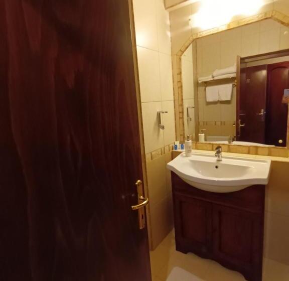 スタンダードシングルルーム, Mara