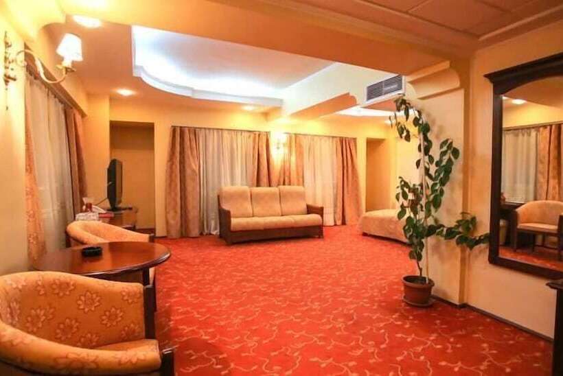 ジュニアスイート, Mara