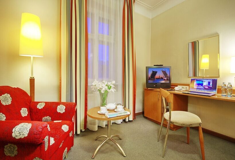 スタンダードルーム, Oktiabrskaya