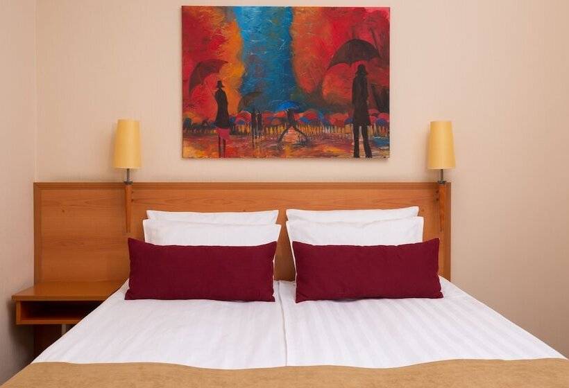 スタンダードルーム, Oktiabrskaya