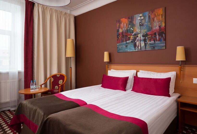 スタンダードルーム, Oktiabrskaya