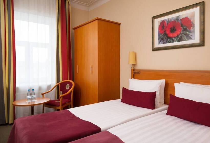 スタンダードルーム, Oktiabrskaya