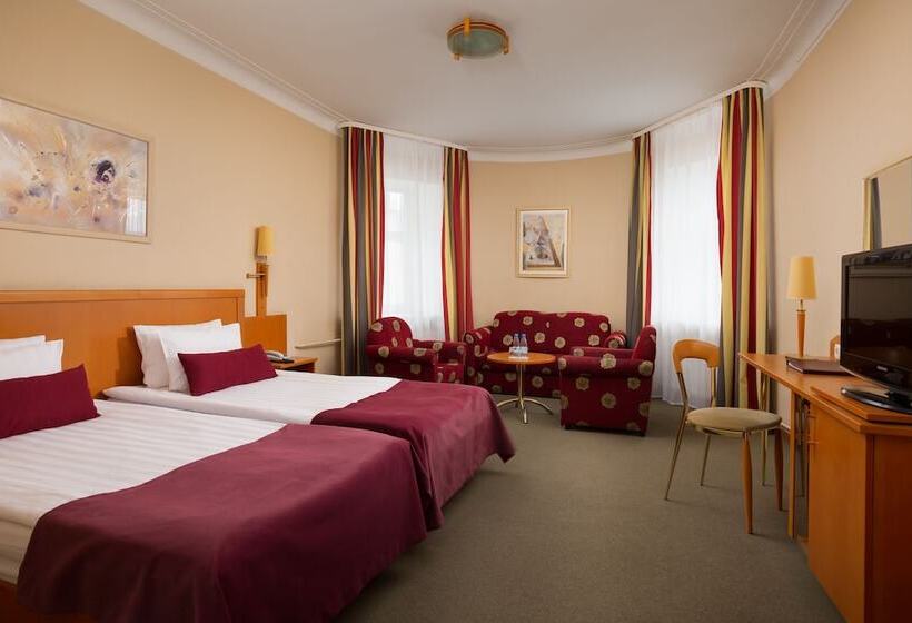 コンフォートルーム, Oktiabrskaya