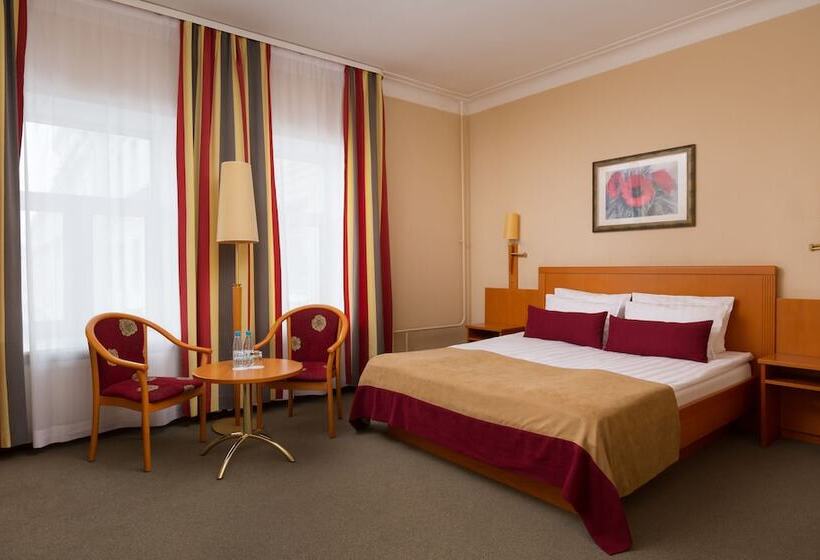 コンフォートルーム, Oktiabrskaya