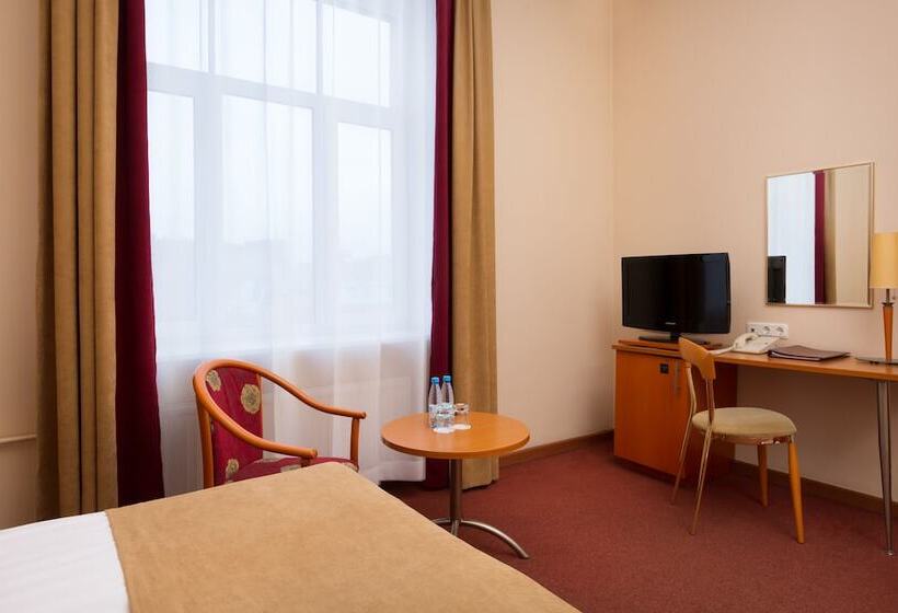 コンフォートルーム, Oktiabrskaya