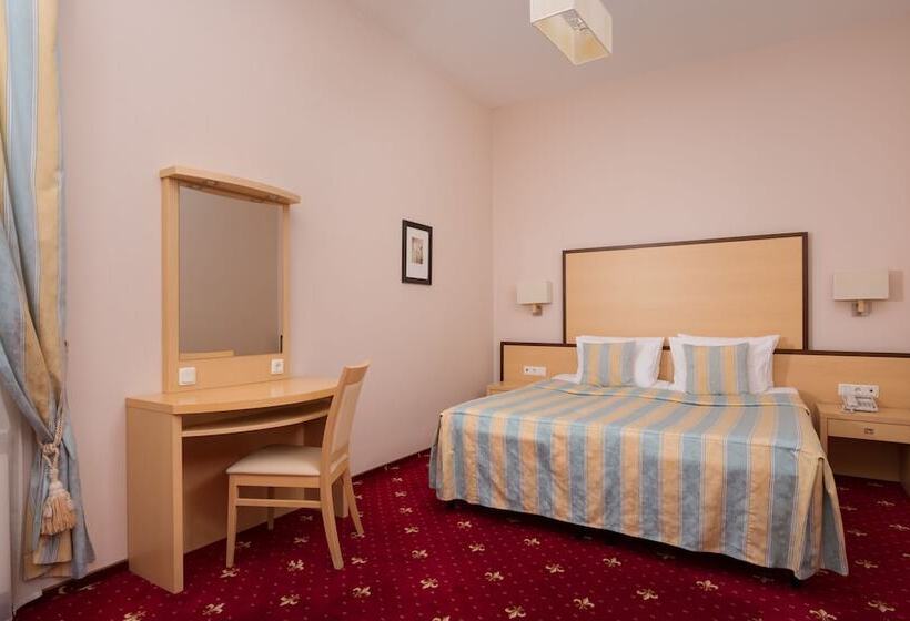 スイート, Oktiabrskaya