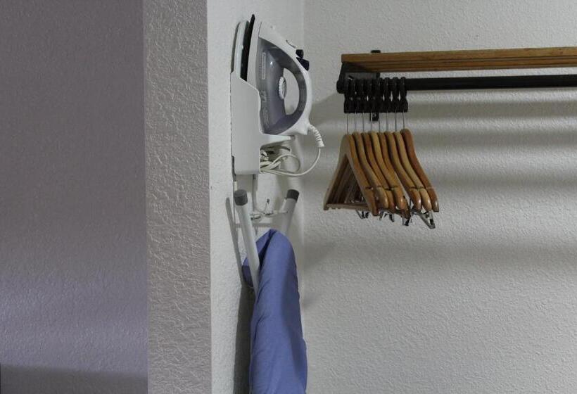 스탠다드 룸 킹사이즈 침대, Quality Inn Florida City  Gateway To The Keys