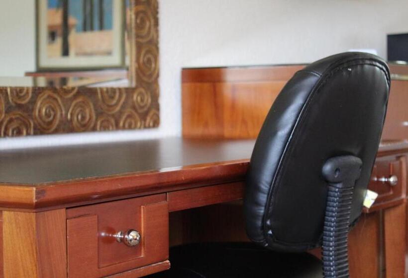 스탠다드 룸 킹사이즈 침대, Quality Inn Florida City  Gateway To The Keys