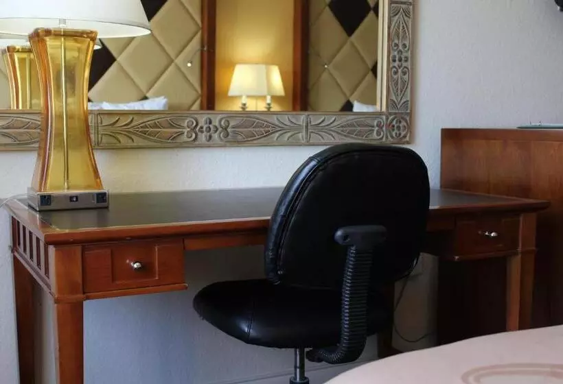 スタンダードインサイドビュールーム, Quality Inn Florida City  Gateway To The Keys
