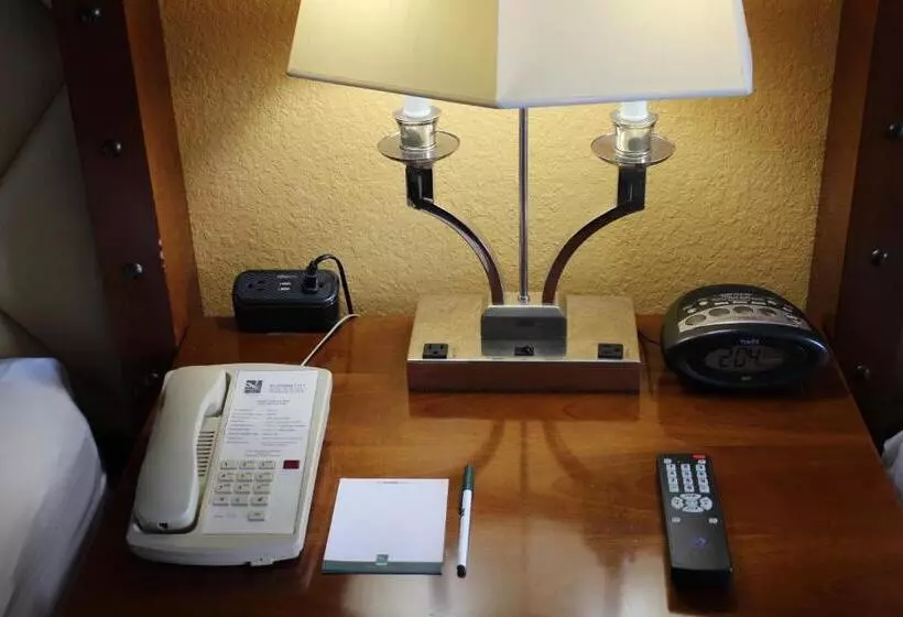 スタンダードインサイドビュールーム, Quality Inn Florida City  Gateway To The Keys