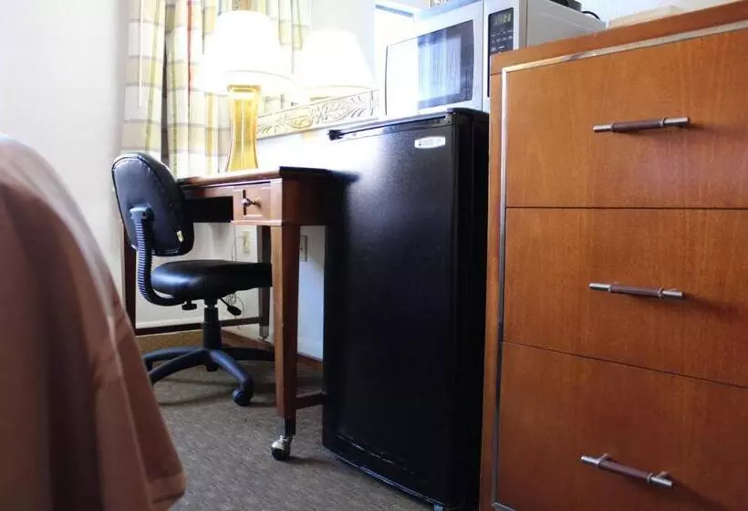 身障者適用キングサイズベッドルーム, Quality Inn Florida City  Gateway To The Keys