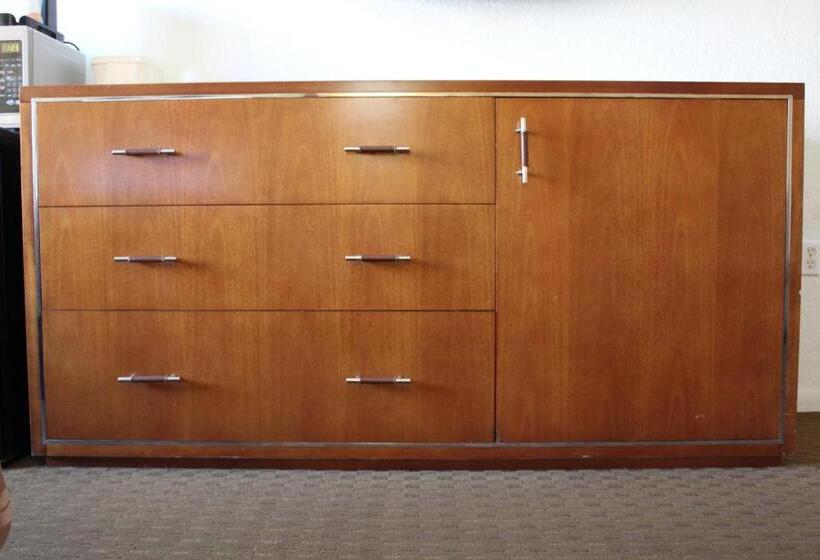 장애인을 위한 킹사이즈 침대 스탠다드 룸, Quality Inn Florida City  Gateway To The Keys