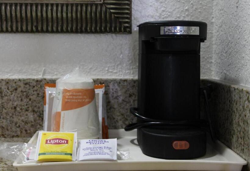 스탠다드 룸 킹사이즈 침대, Quality Inn Florida City  Gateway To The Keys