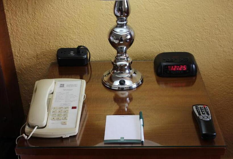 스탠다드 룸 킹사이즈 침대, Quality Inn Florida City  Gateway To The Keys