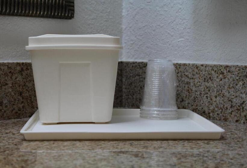 스탠다드 룸 더블 침대 2개, Quality Inn Florida City  Gateway To The Keys