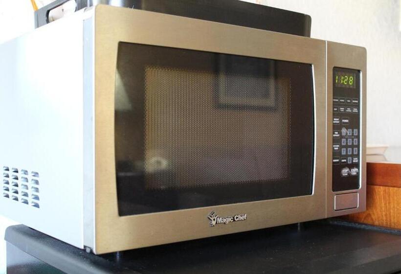 장애인을 위한 킹사이즈 침대 스탠다드 룸, Quality Inn Florida City  Gateway To The Keys