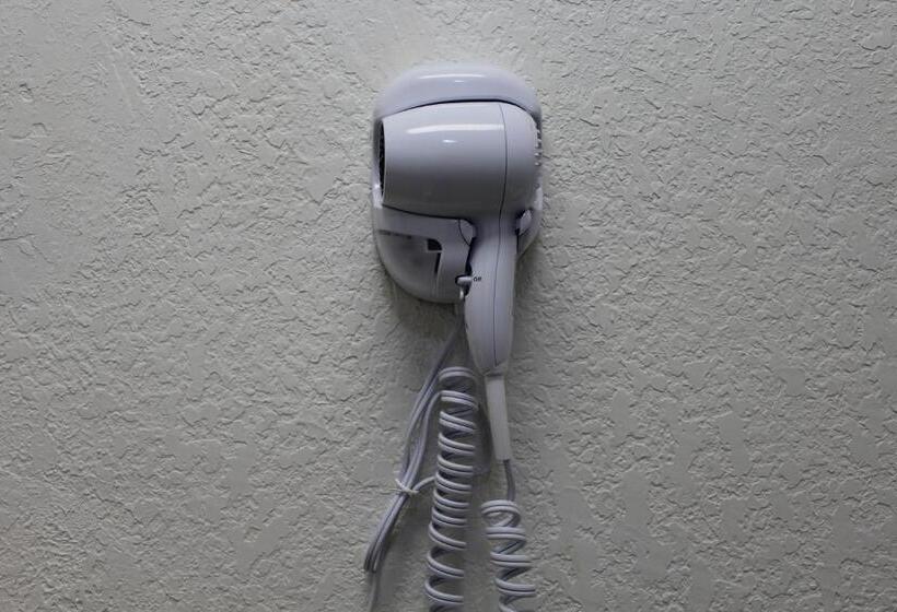 장애인을 위한 킹사이즈 침대 스탠다드 룸, Quality Inn Florida City  Gateway To The Keys