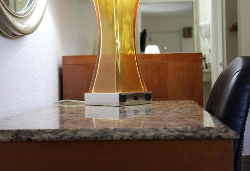 장애인을 위한 스탠다드 룸, Quality Inn Florida City  Gateway To The Keys