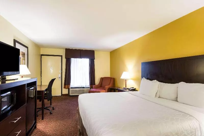 キングサイズベッドのスタンダードルーム, Quality Inn Indianola