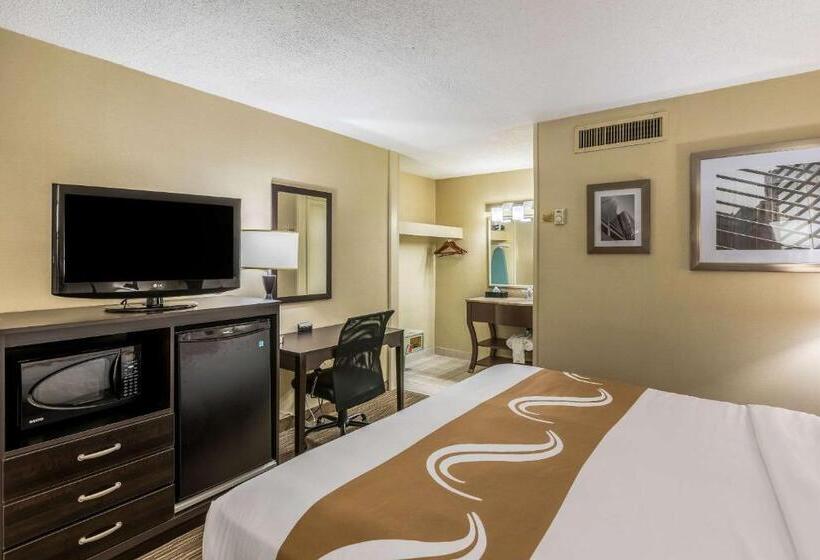 스탠다드 룸 킹사이즈 침대, Quality Inn University Lansing