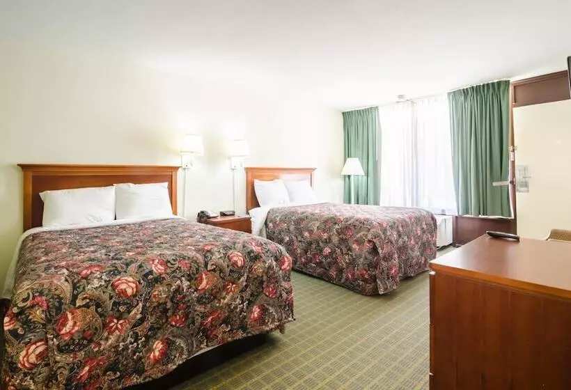 スイート, Rodeway Inn & Suites Greensboro Southeast