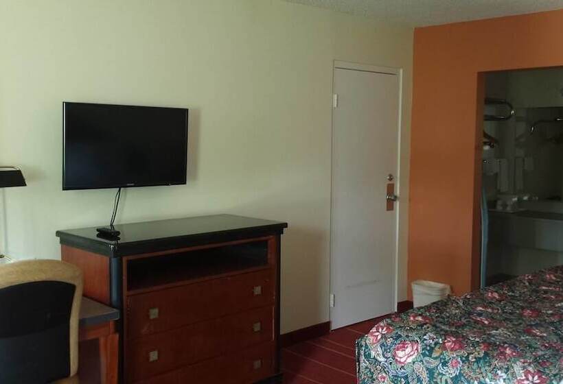 سوییت, Rodeway Inn & Suites Greensboro Southeast