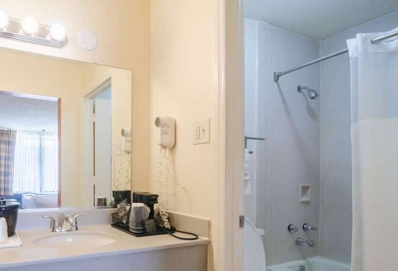 اتاق استاندارد با 2 تخت دوبل, Rodeway Inn & Suites Greensboro Southeast