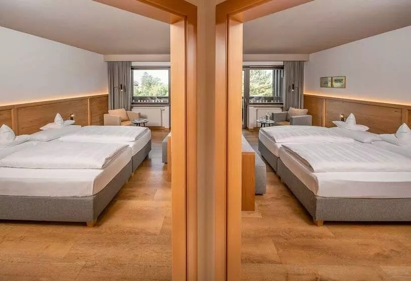 Perhehuone, Royal Hotel Hinterhuber