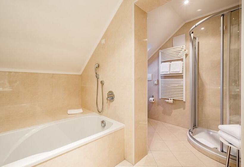 סוויטה, Royal Hotel Hinterhuber