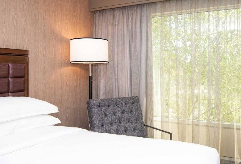 디럭스 룸, Sheraton Ann Arbor