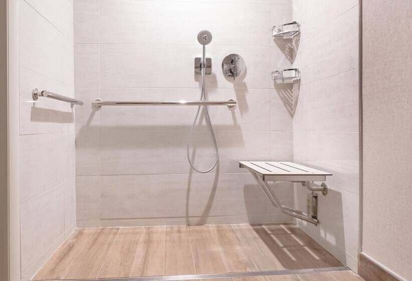 장애인을 위한 스탠다드 룸, Sheraton Ann Arbor